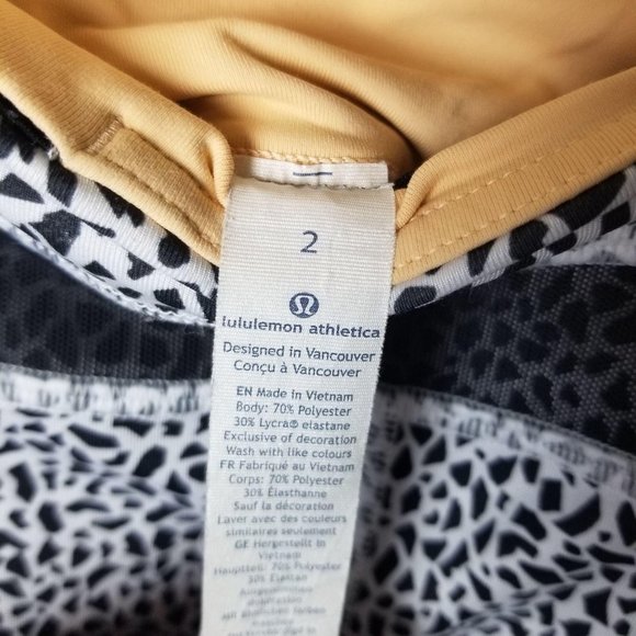 Lululemon Women's Size 2 Crop Black White Leggings - Picture 4 of 7